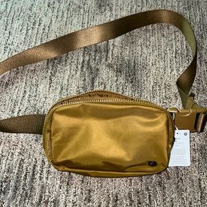 Lululemon Everywhere Belt Bag